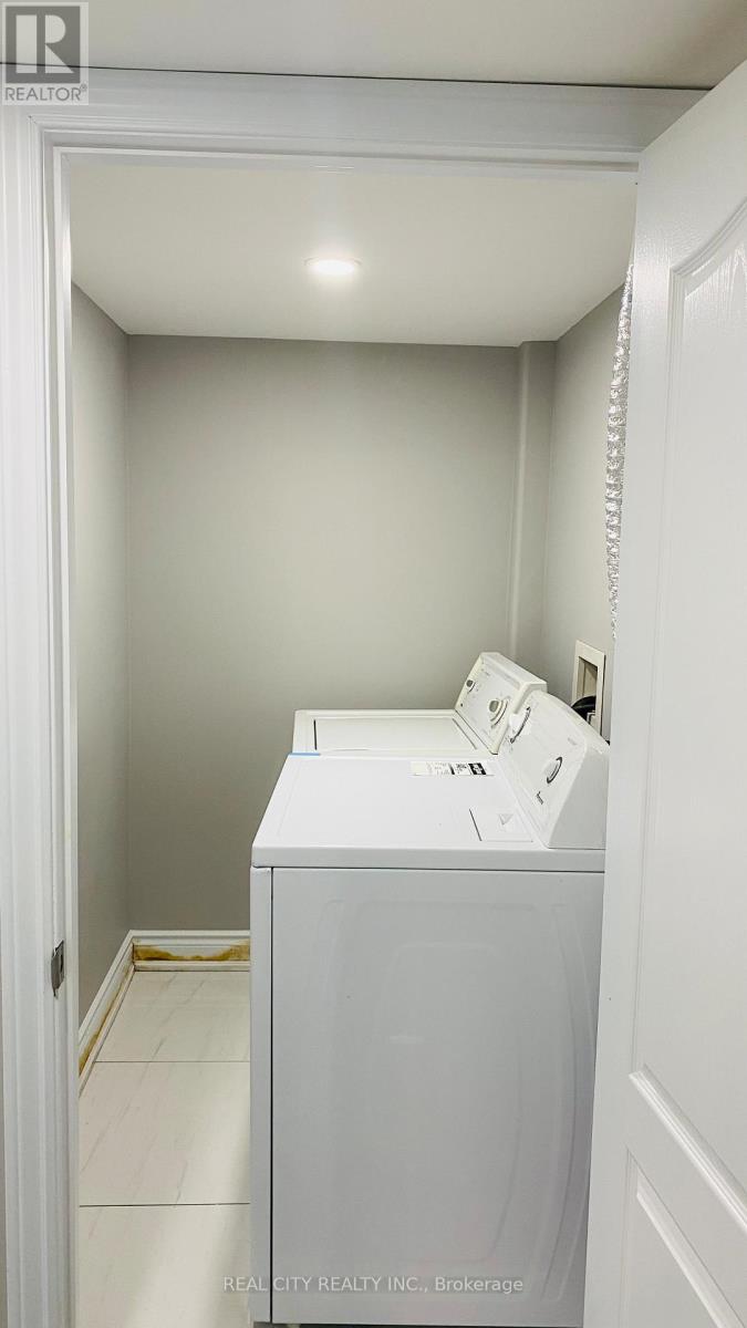 5953 Chorley Basement Place, Mississauga, Ontario L5M 5L8 - Photo 12 - W12401724