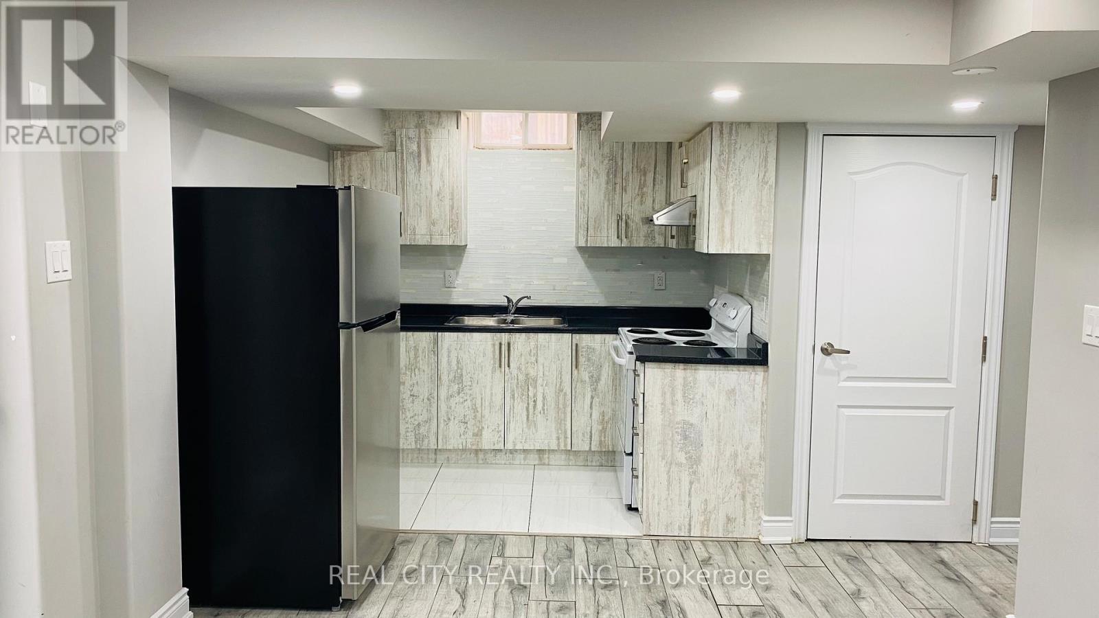 5953 Chorley Basement Place, Mississauga, Ontario L5M 5L8 - Photo 15 - W12401724