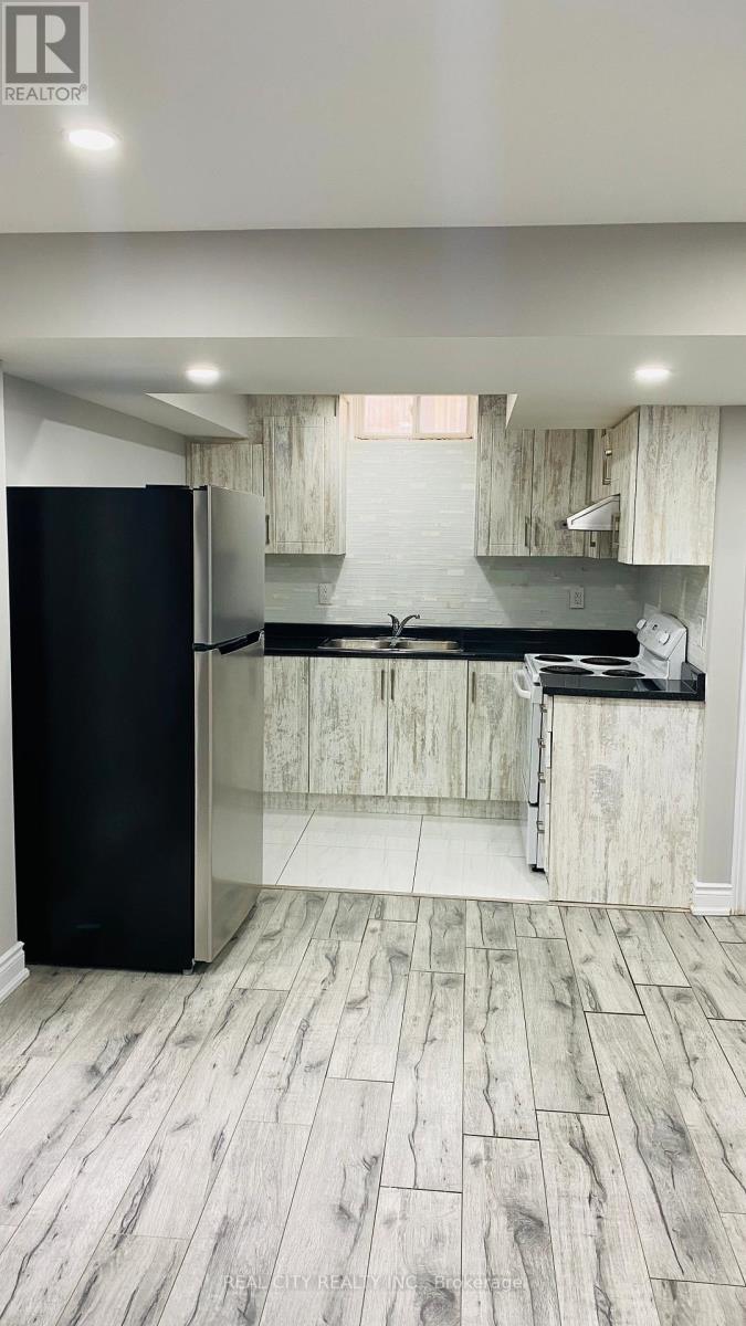 5953 Chorley Basement Place, Mississauga, Ontario L5M 5L8 - Photo 18 - W12401724