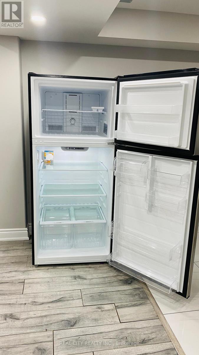 5953 Chorley Basement Place, Mississauga, Ontario L5M 5L8 - Photo 19 - W12401724