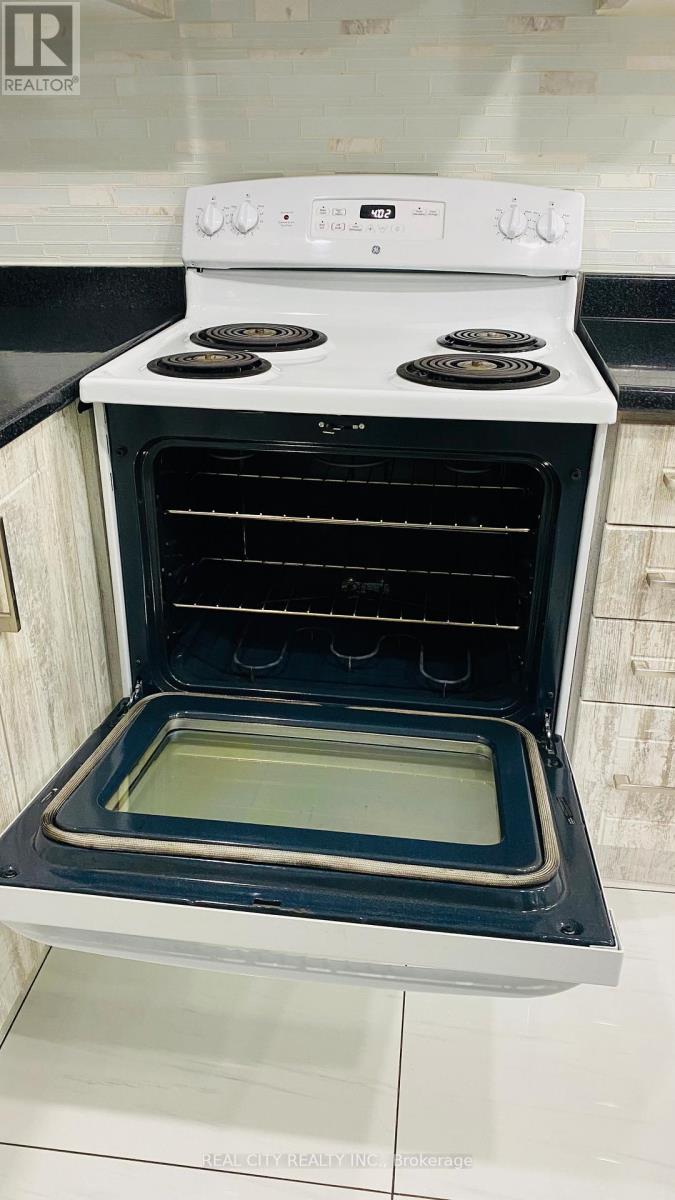 5953 Chorley Basement Place, Mississauga, Ontario L5M 5L8 - Photo 21 - W12401724