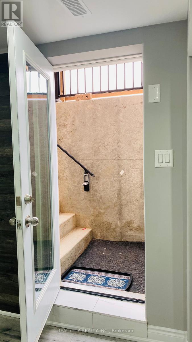 5953 Chorley Basement Place, Mississauga, Ontario L5M 5L8 - Photo 23 - W12401724