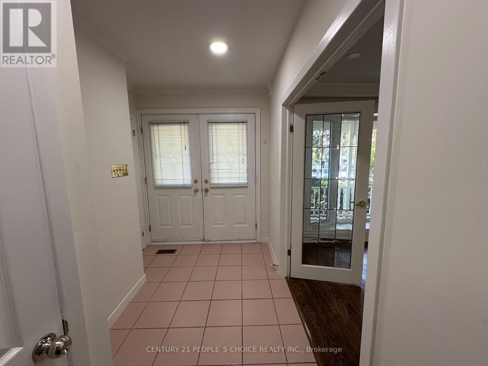 1252 Mont Clair Drive, Oakville, Ontario  L6H 1Z4 - Photo 6 - W12386305