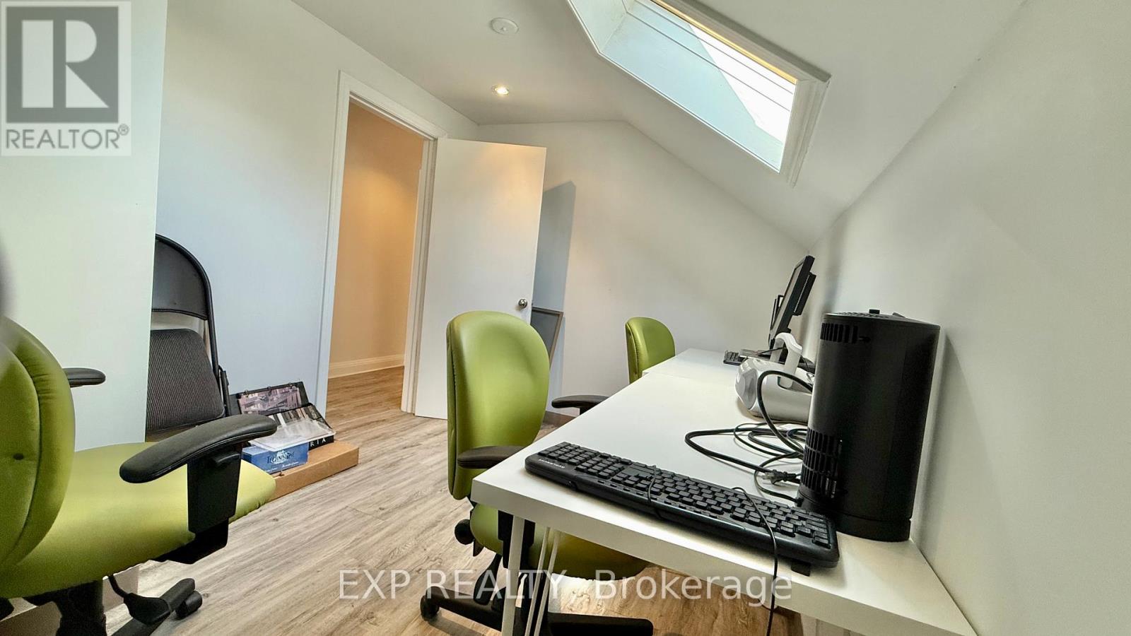 74 Queen Street N, Kitchener, Ontario  N2H 2H3 - Photo 12 - X12401718
