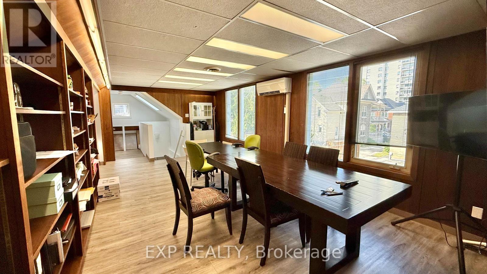 74 Queen Street N, Kitchener, Ontario  N2H 2H3 - Photo 15 - X12401718