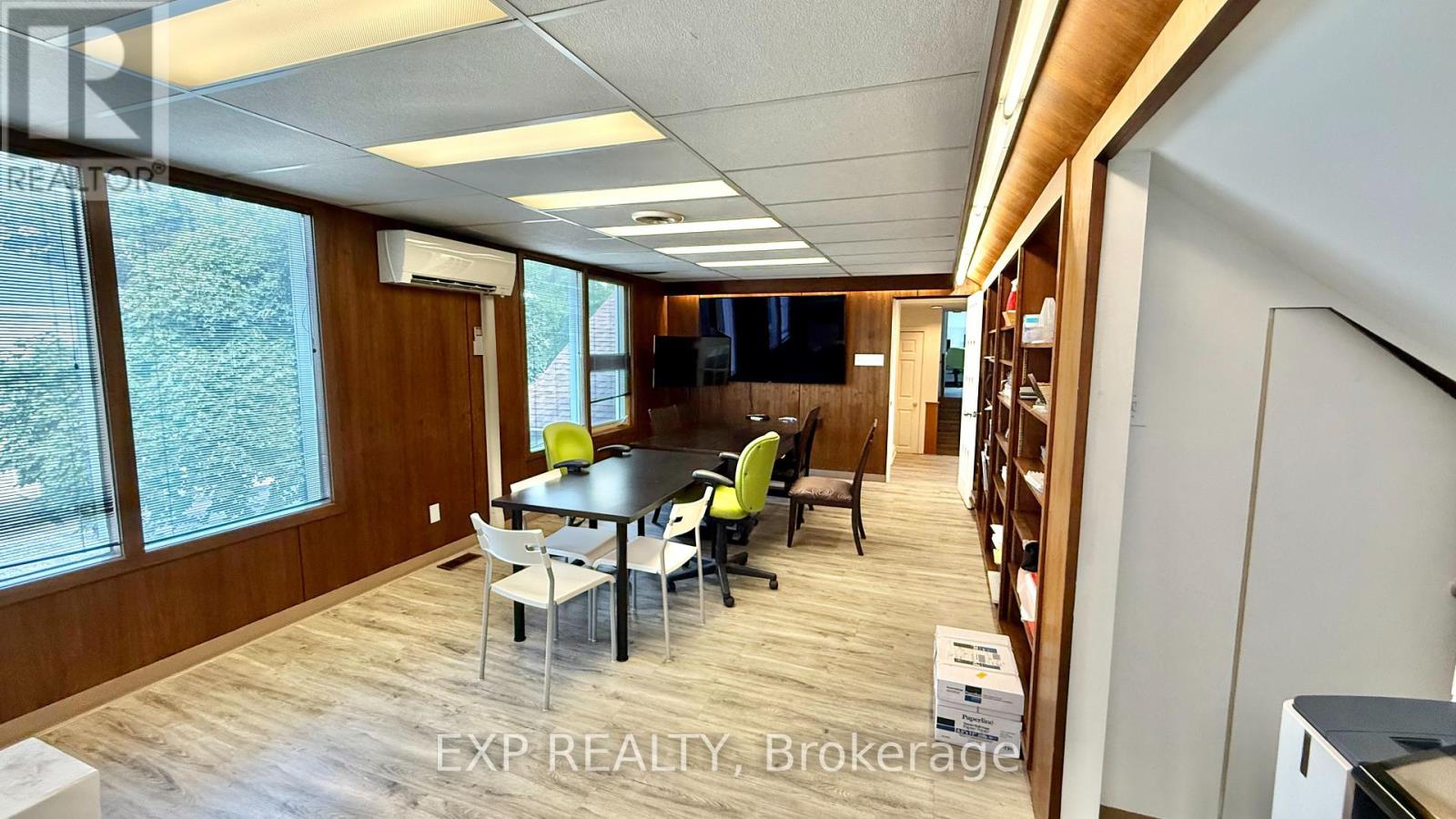 74 Queen Street N, Kitchener, Ontario  N2H 2H3 - Photo 18 - X12401718