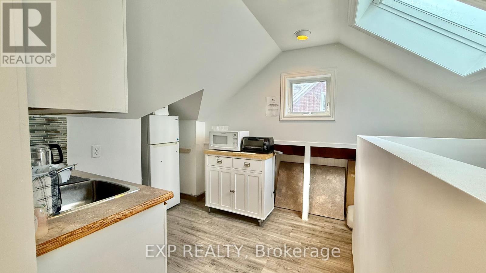 74 Queen Street N, Kitchener, Ontario  N2H 2H3 - Photo 19 - X12401718