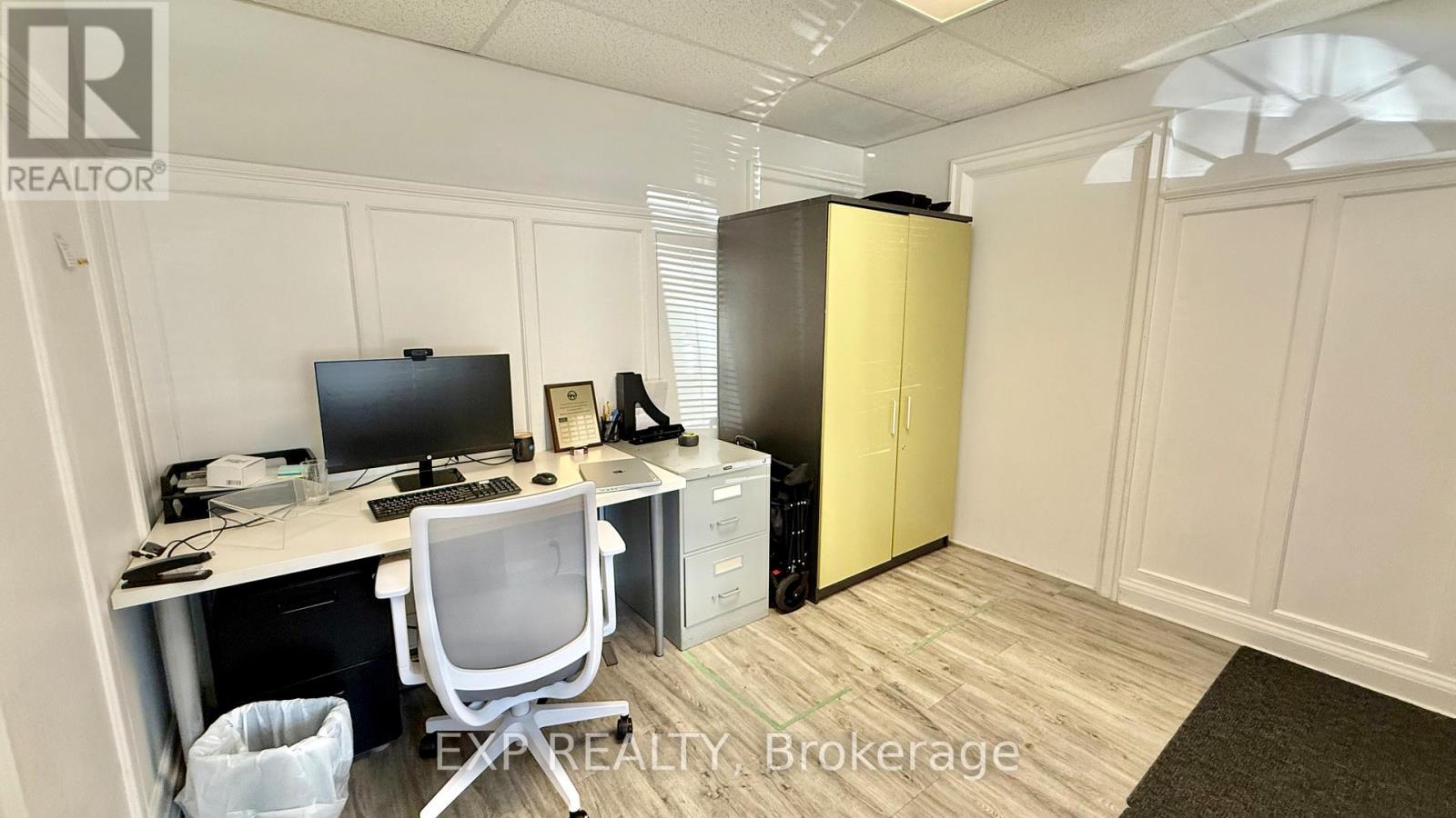 74 Queen Street N, Kitchener, Ontario  N2H 2H3 - Photo 34 - X12401718