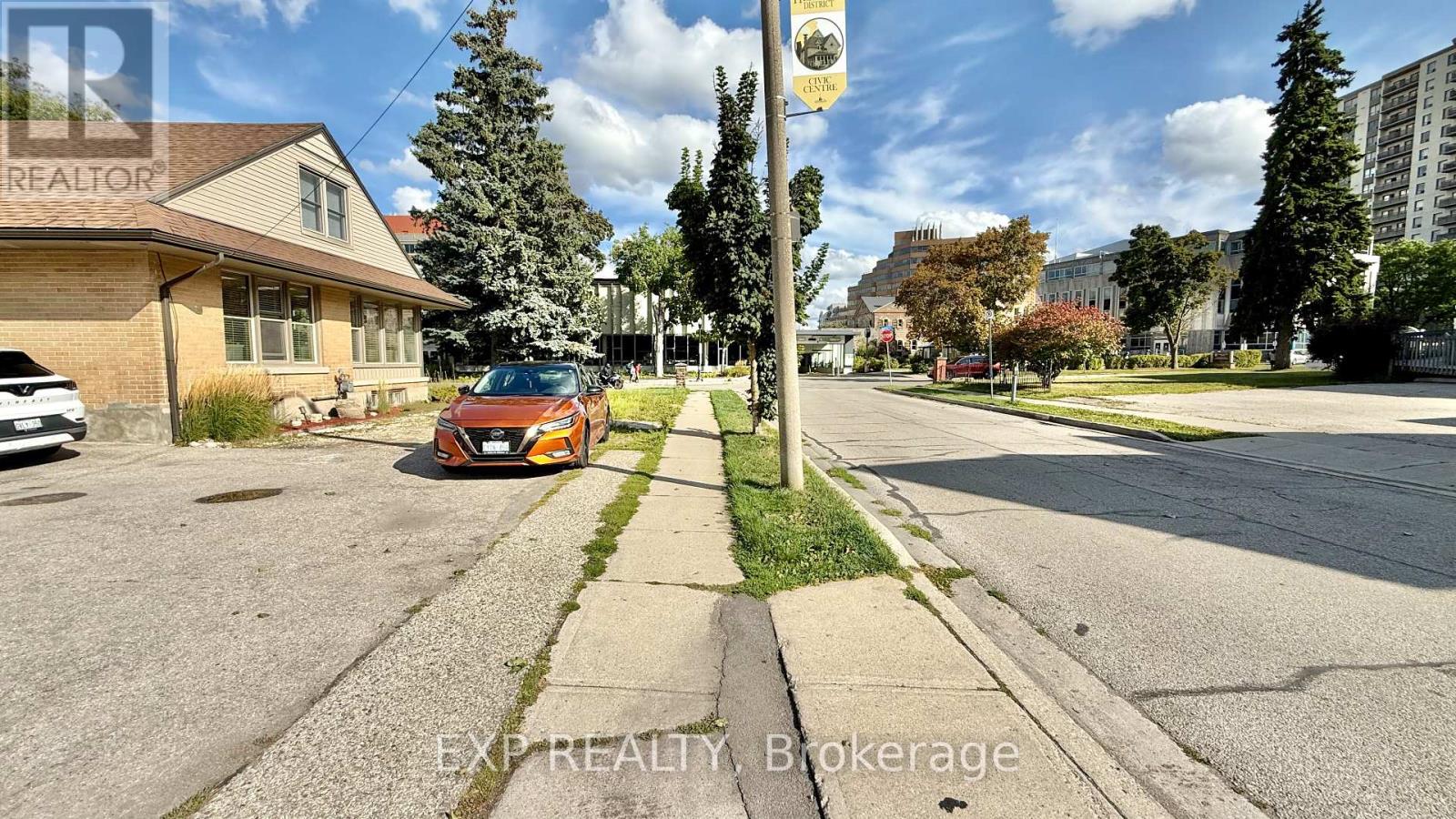 74 Queen Street N, Kitchener, Ontario  N2H 2H3 - Photo 4 - X12401718