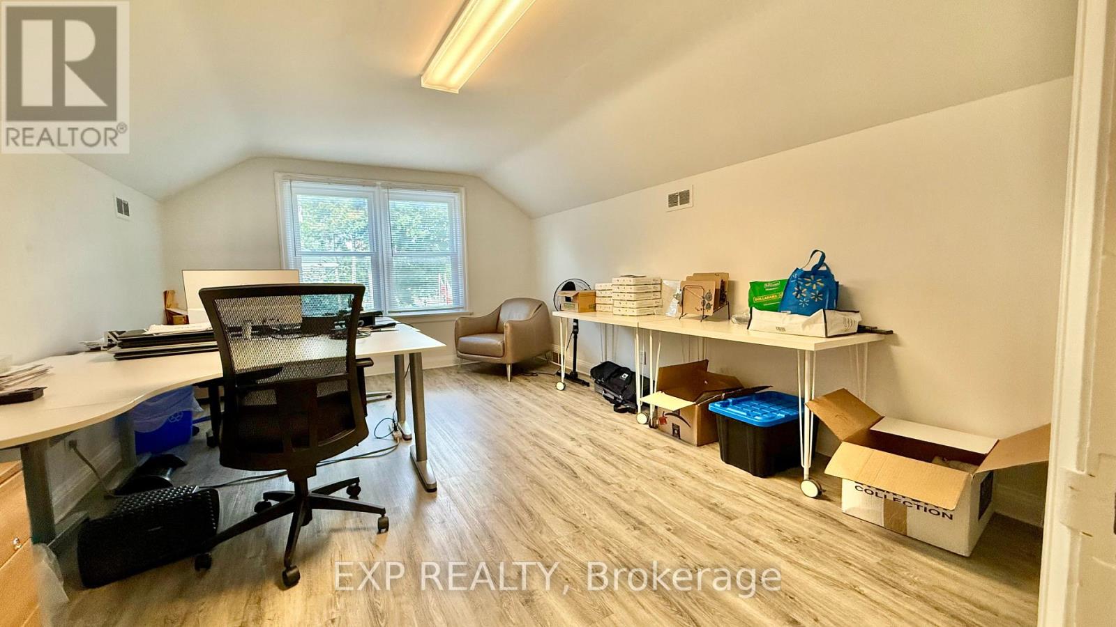 74 Queen Street N, Kitchener, Ontario  N2H 2H3 - Photo 8 - X12401718