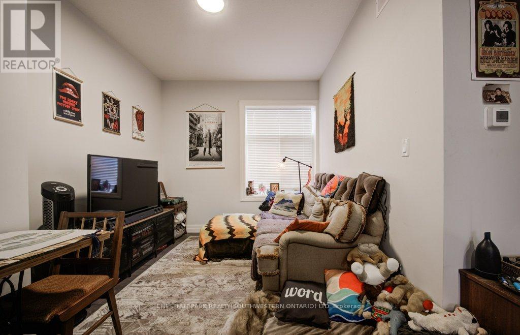 374 Louisa Street, Kitchener, Ontario  N2H 5N4 - Photo 10 - X12401727