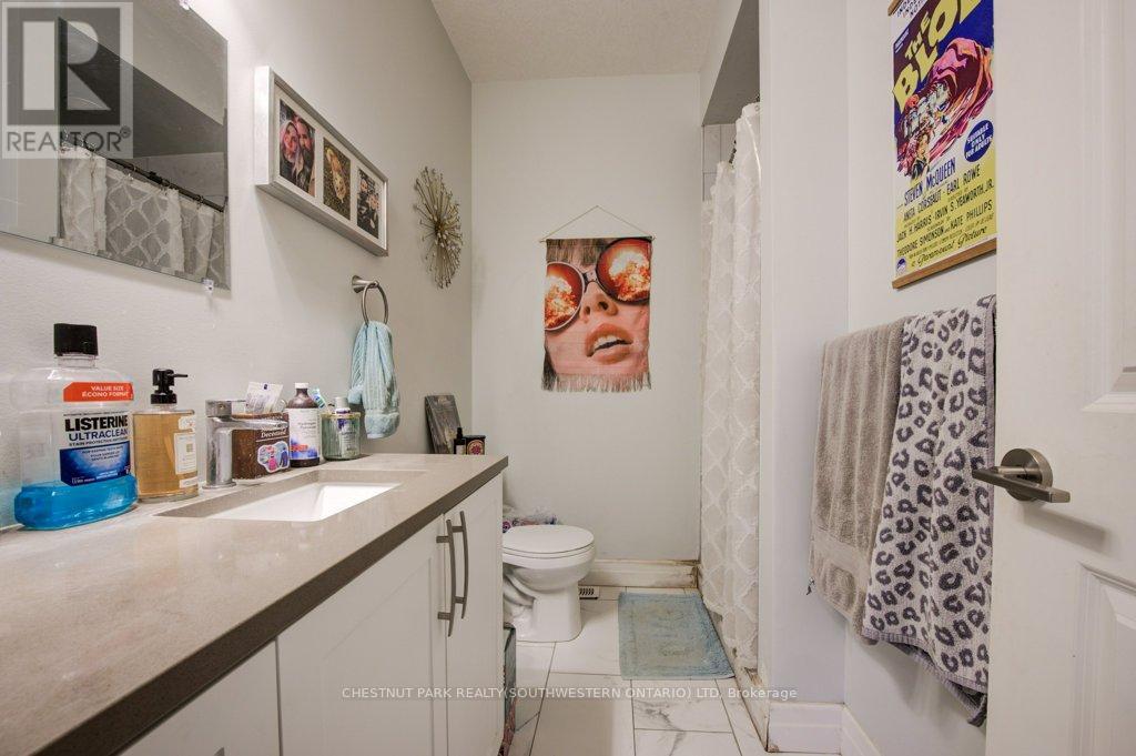 374 Louisa Street, Kitchener, Ontario  N2H 5N4 - Photo 12 - X12401727