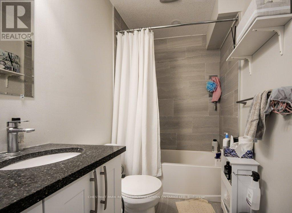 374 Louisa Street, Kitchener, Ontario  N2H 5N4 - Photo 16 - X12401727