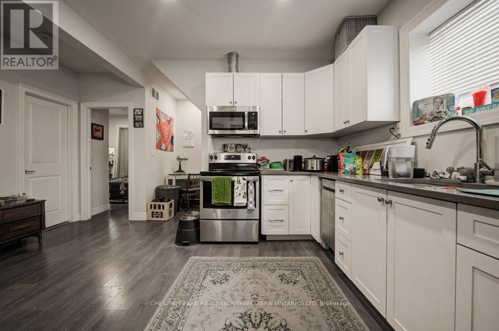 374 Louisa Street, Kitchener, Ontario  N2H 5N4 - Photo 5 - X12401727