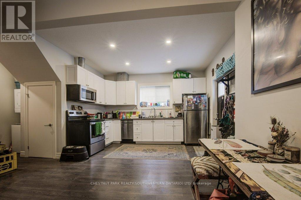374 Louisa Street, Kitchener, Ontario  N2H 5N4 - Photo 8 - X12401727