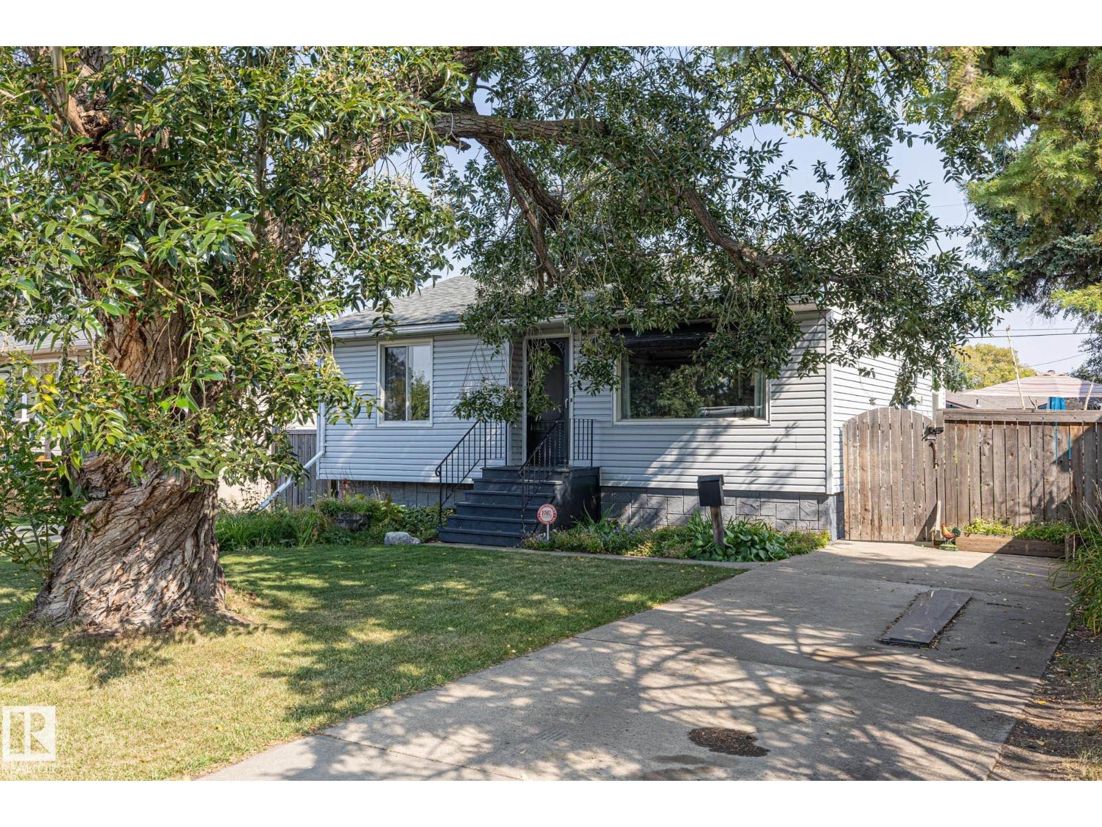 9135 155 St Nw, Edmonton, Alberta  T5R 1W6 - Photo 1 - E4457643