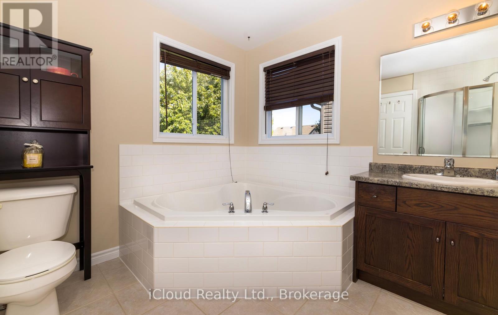 105 Hampson Crescent, Guelph/eramosa, Ontario  N0B 2K0 - Photo 26 - X12401739