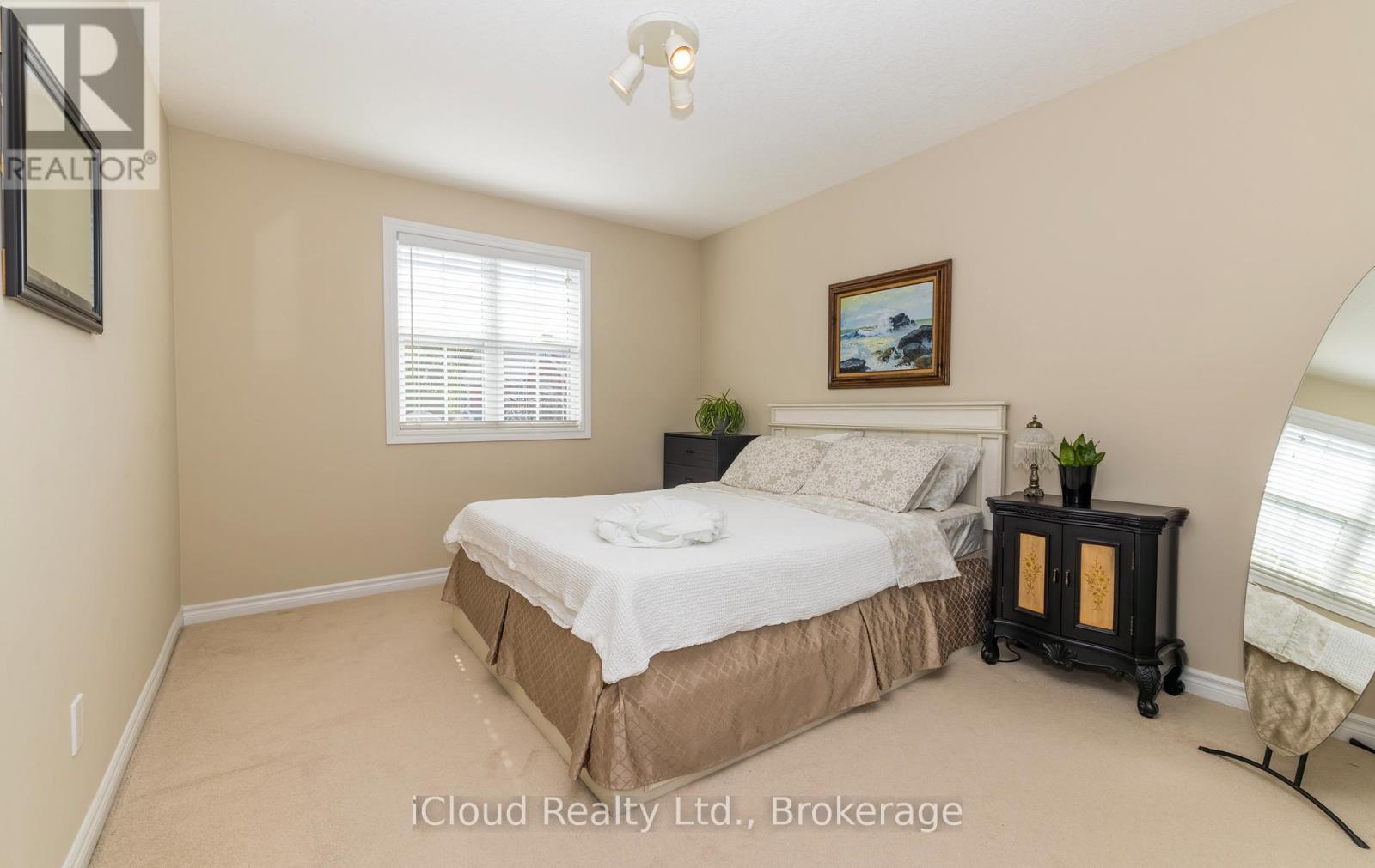 105 Hampson Crescent, Guelph/eramosa, Ontario  N0B 2K0 - Photo 28 - X12401739