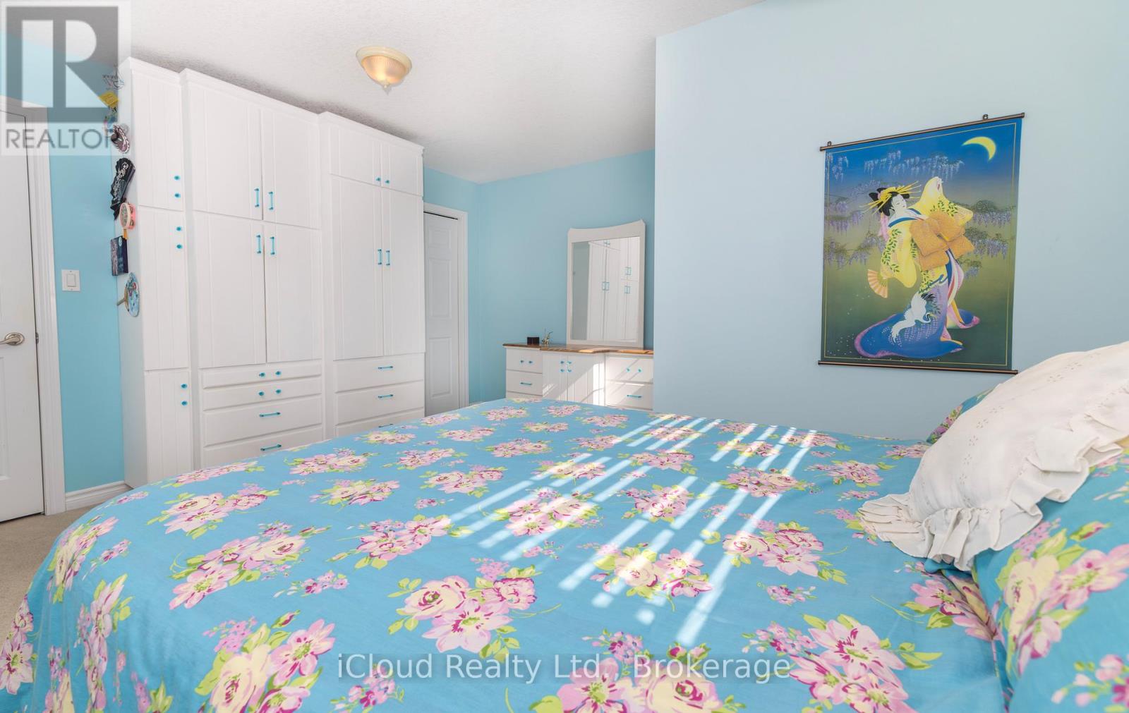 105 Hampson Crescent, Guelph/eramosa, Ontario  N0B 2K0 - Photo 31 - X12401739