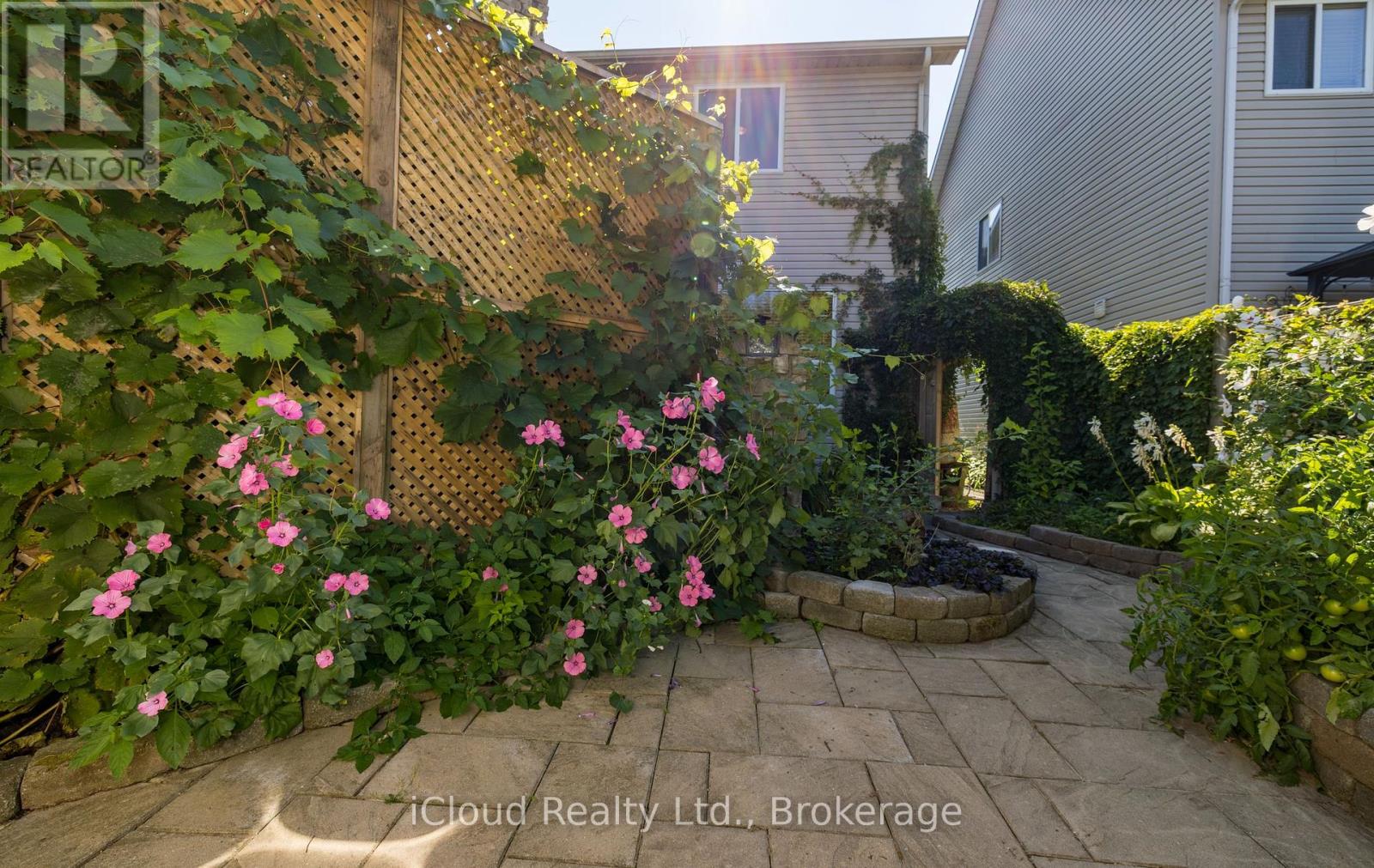 105 Hampson Crescent, Guelph/eramosa, Ontario  N0B 2K0 - Photo 48 - X12401739