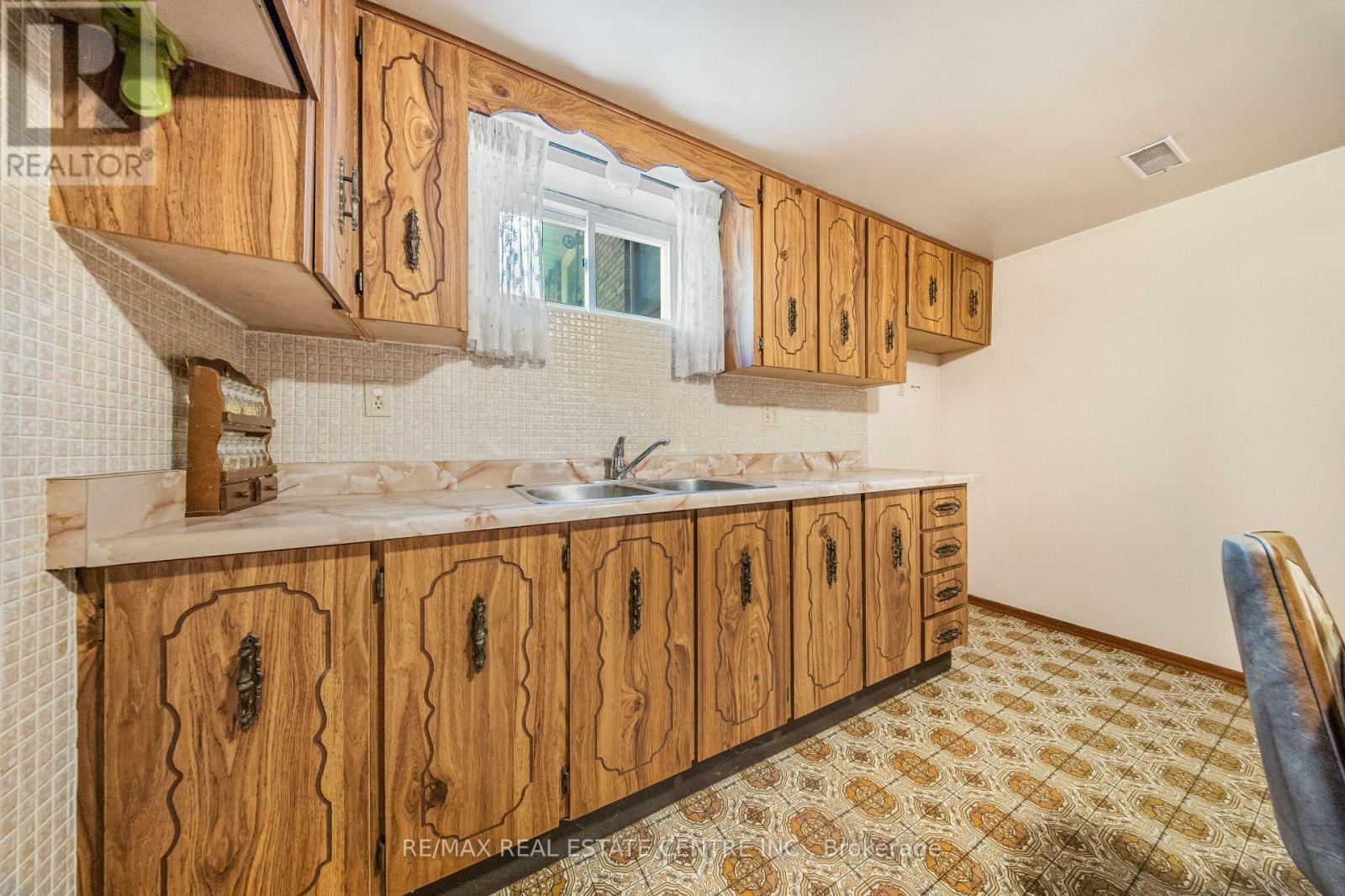103 Forest Hill Crescent, Hamilton, Ontario  L8K 5V3 - Photo 26 - X12401742