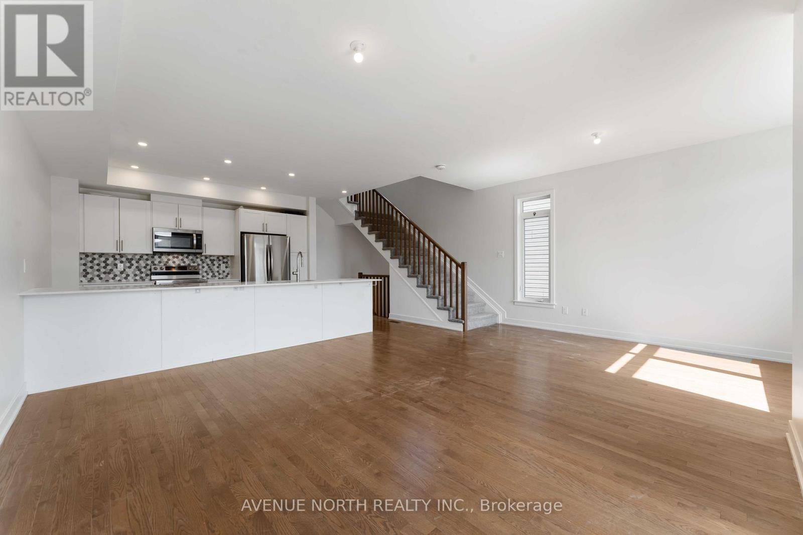 870 Anciano Crescent, Ottawa, Ontario  K2S 2R8 - Photo 11 - X12401759