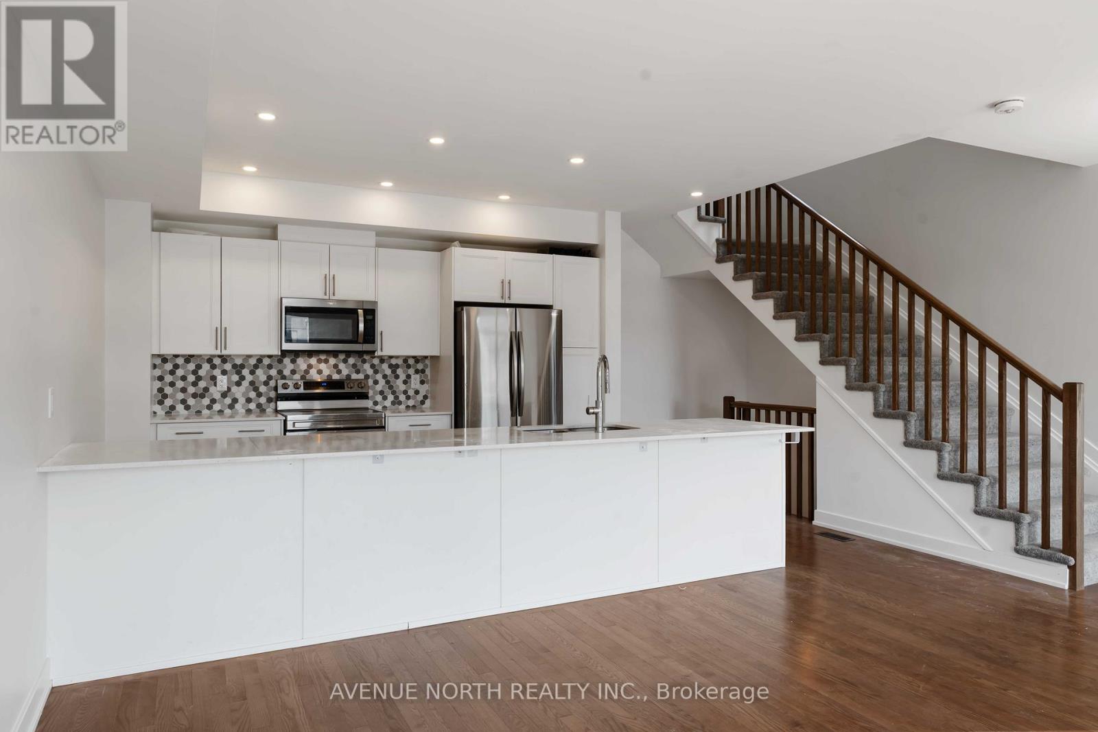 870 Anciano Crescent, Ottawa, Ontario  K2S 2R8 - Photo 12 - X12401759