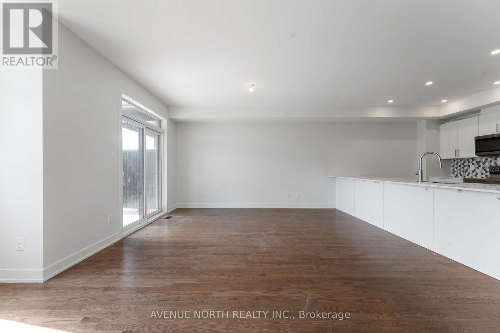 870 Anciano Crescent, Ottawa, Ontario  K2S 2R8 - Photo 7 - X12401759