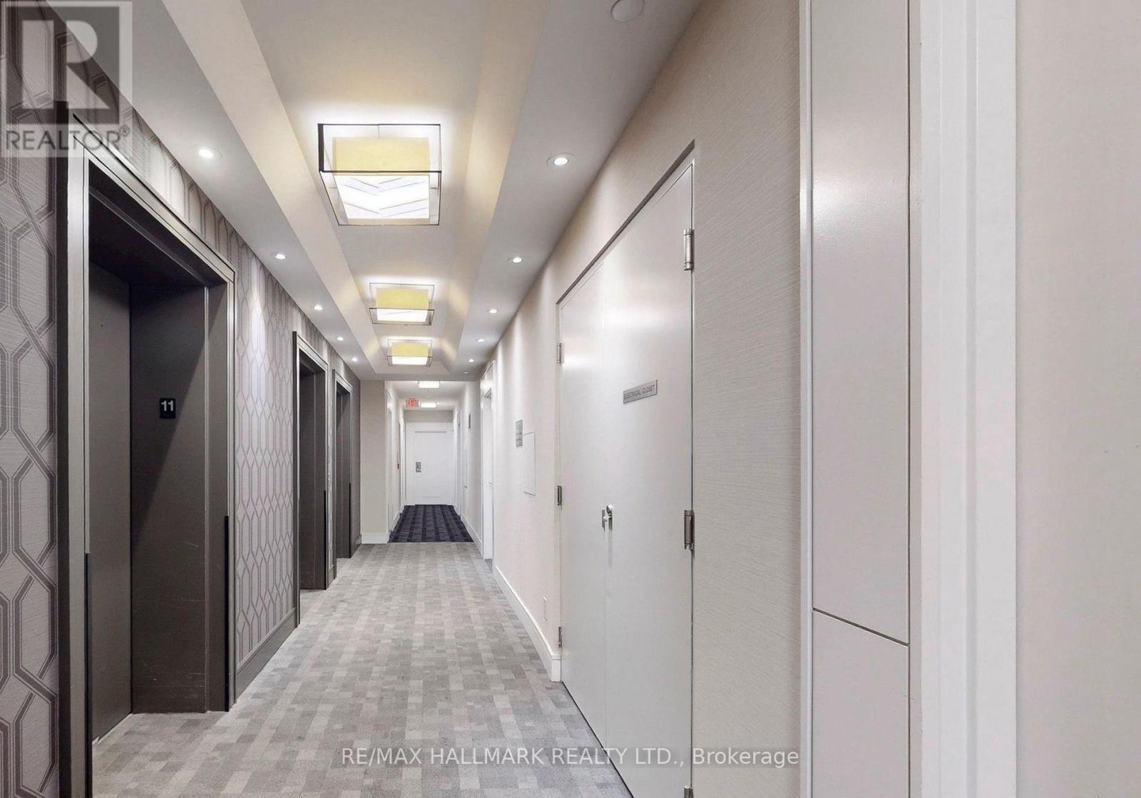 1114 - 9205 Yonge Street, Richmond Hill, Ontario  L4C 6Z2 - Photo 2 - N12401762