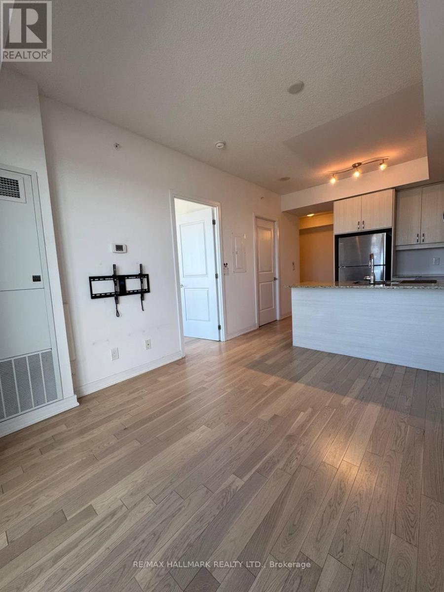 1114 - 9205 Yonge Street, Richmond Hill, Ontario  L4C 6Z2 - Photo 7 - N12401762