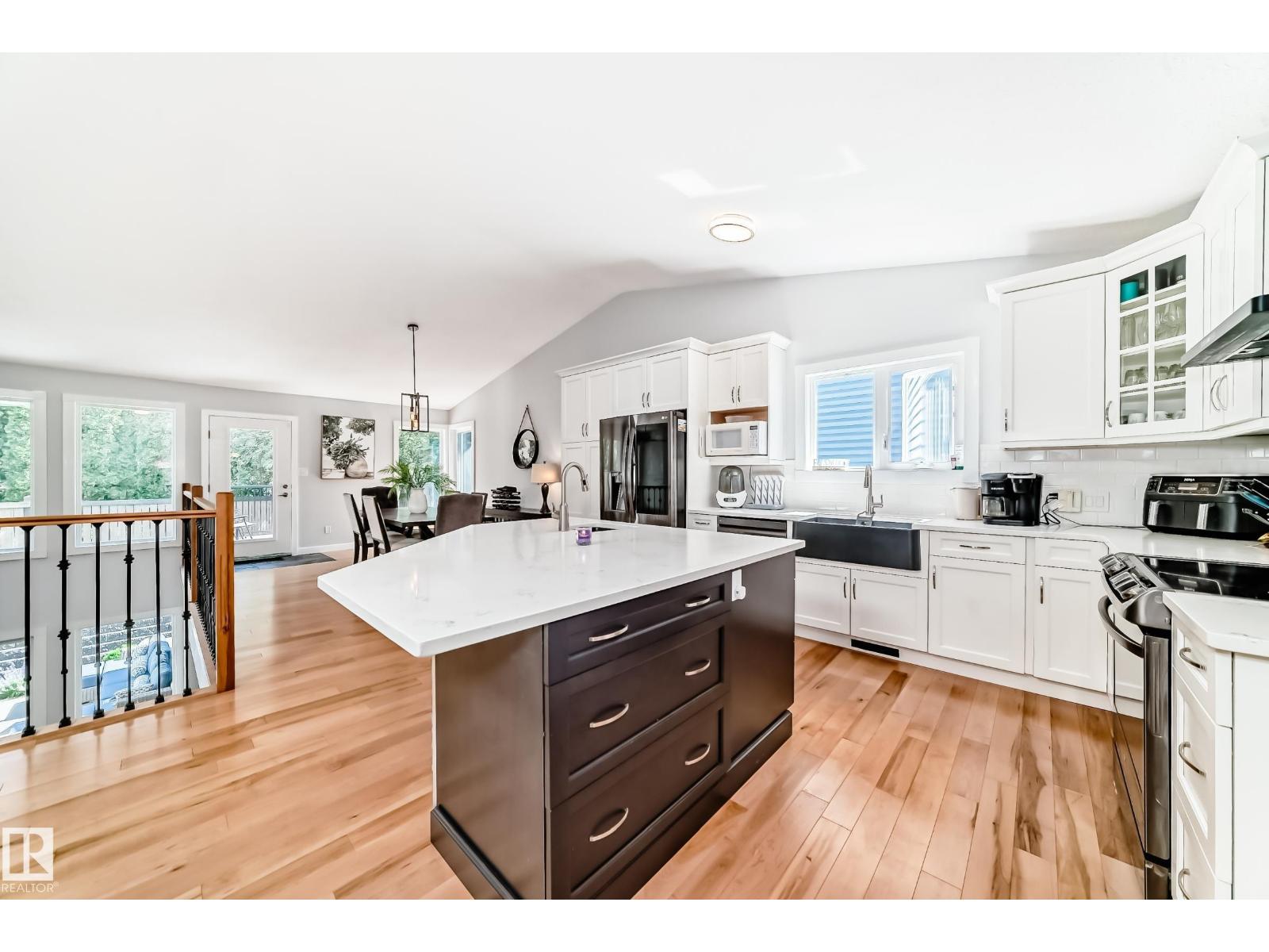424 Butchart Dr Nw, Edmonton, Alberta  T6R 1R1 - Photo 16 - E4457650