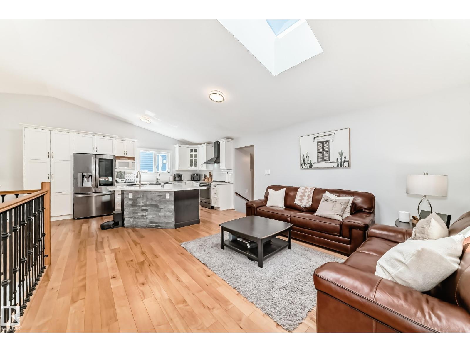 424 Butchart Dr Nw, Edmonton, Alberta  T6R 1R1 - Photo 9 - E4457650