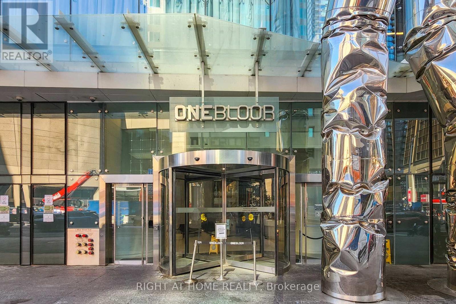 3312 - 1 Bloor Street E, Toronto (Church-Yonge Corridor), Ontario  M4W 0A8 - Photo 2 - C12401778