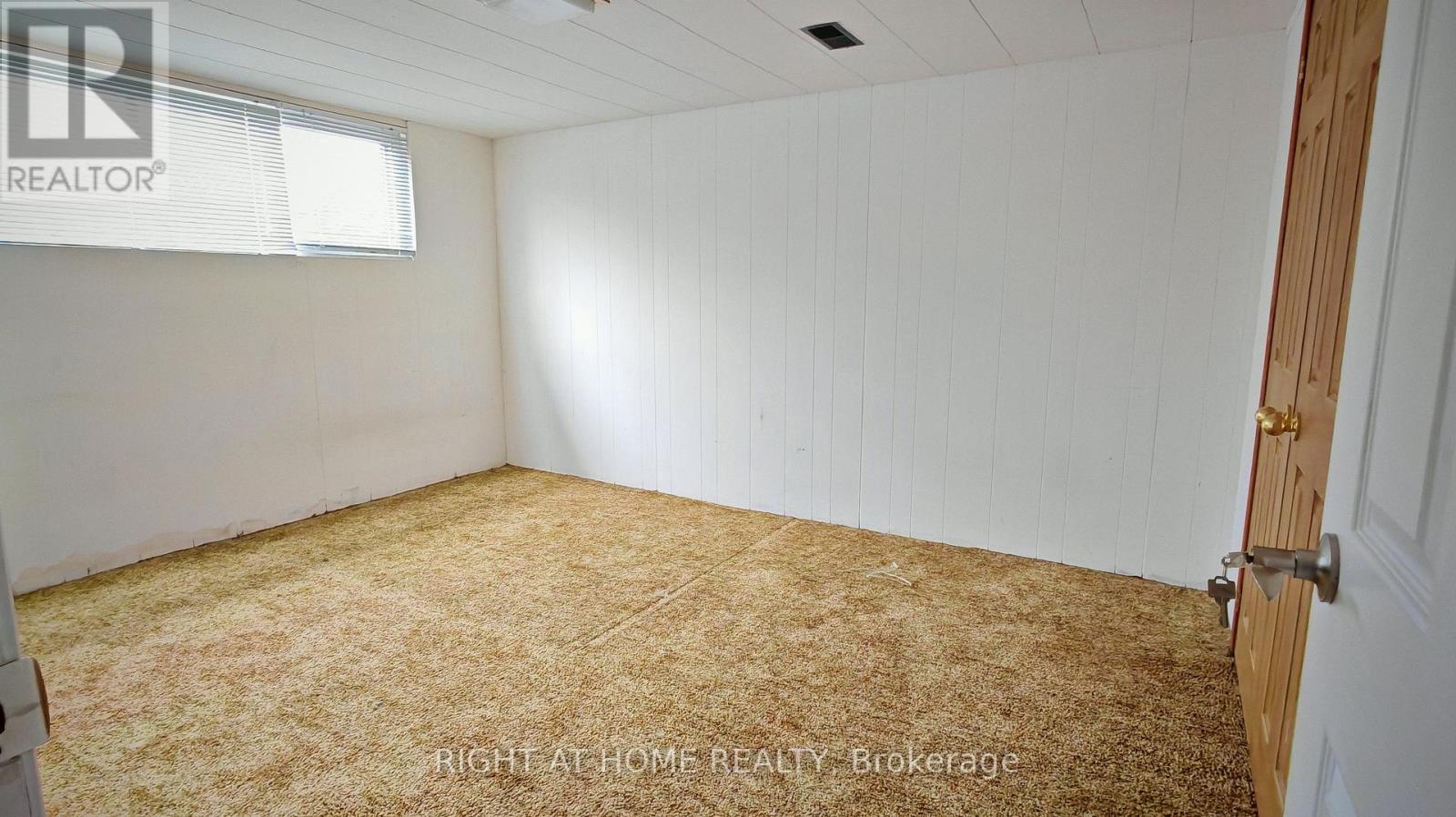 Basement - 27 Sussex Avenue, Richmond Hill, Ontario  L4C 2E5 - Photo 3 - N12401777