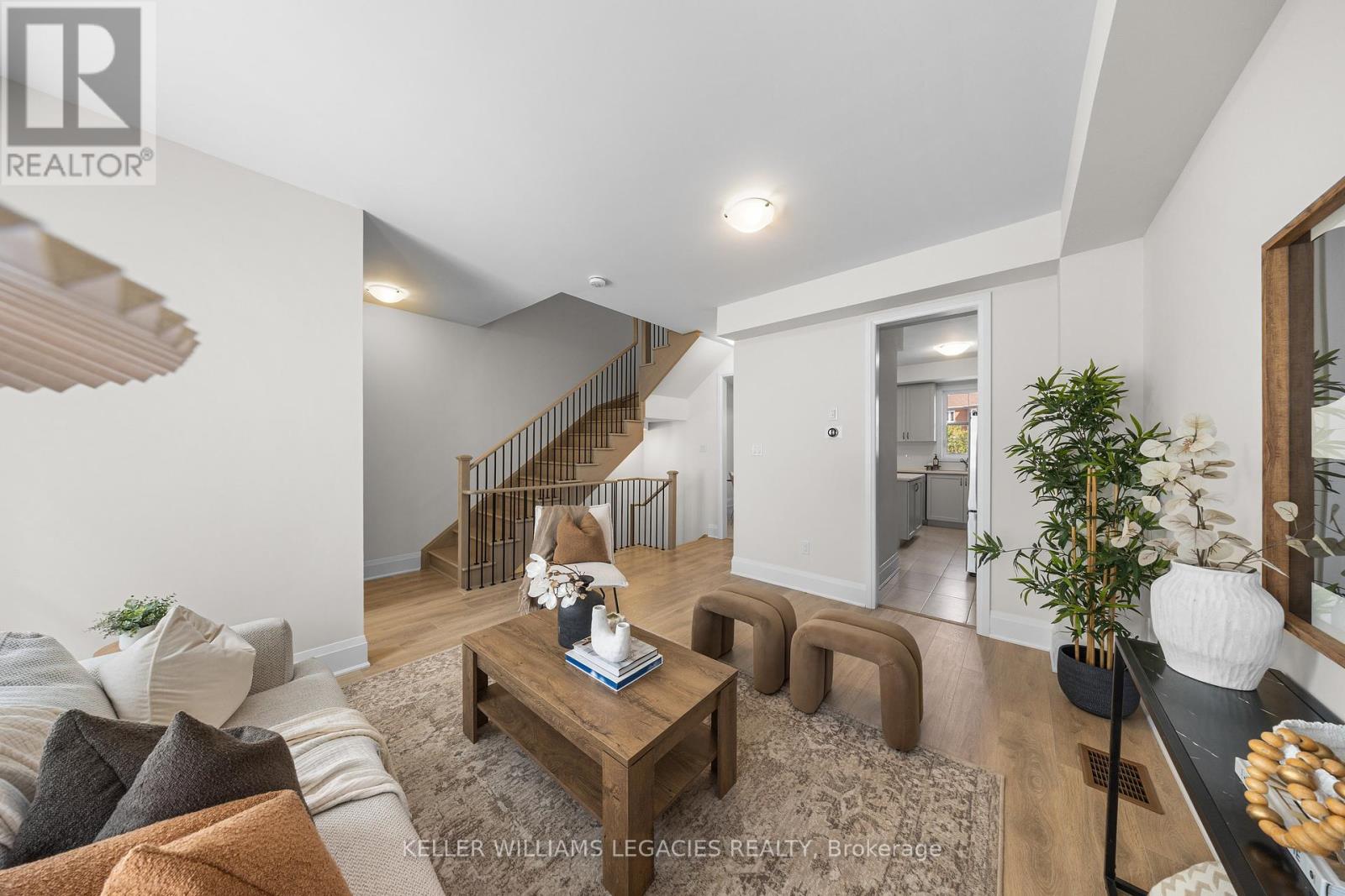 17 Kennisis Way, Vaughan (Maple), Ontario  L6A 3Y5 - Photo 13 - N12401781