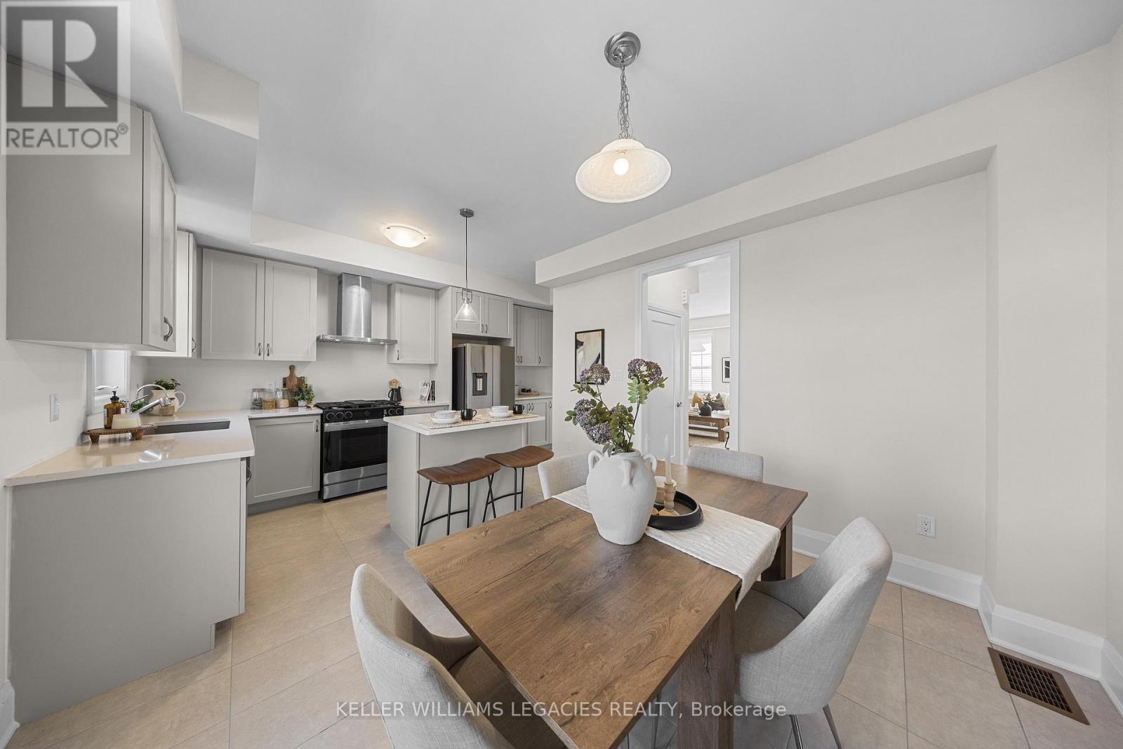 17 Kennisis Way, Vaughan (Maple), Ontario  L6A 3Y5 - Photo 22 - N12401781