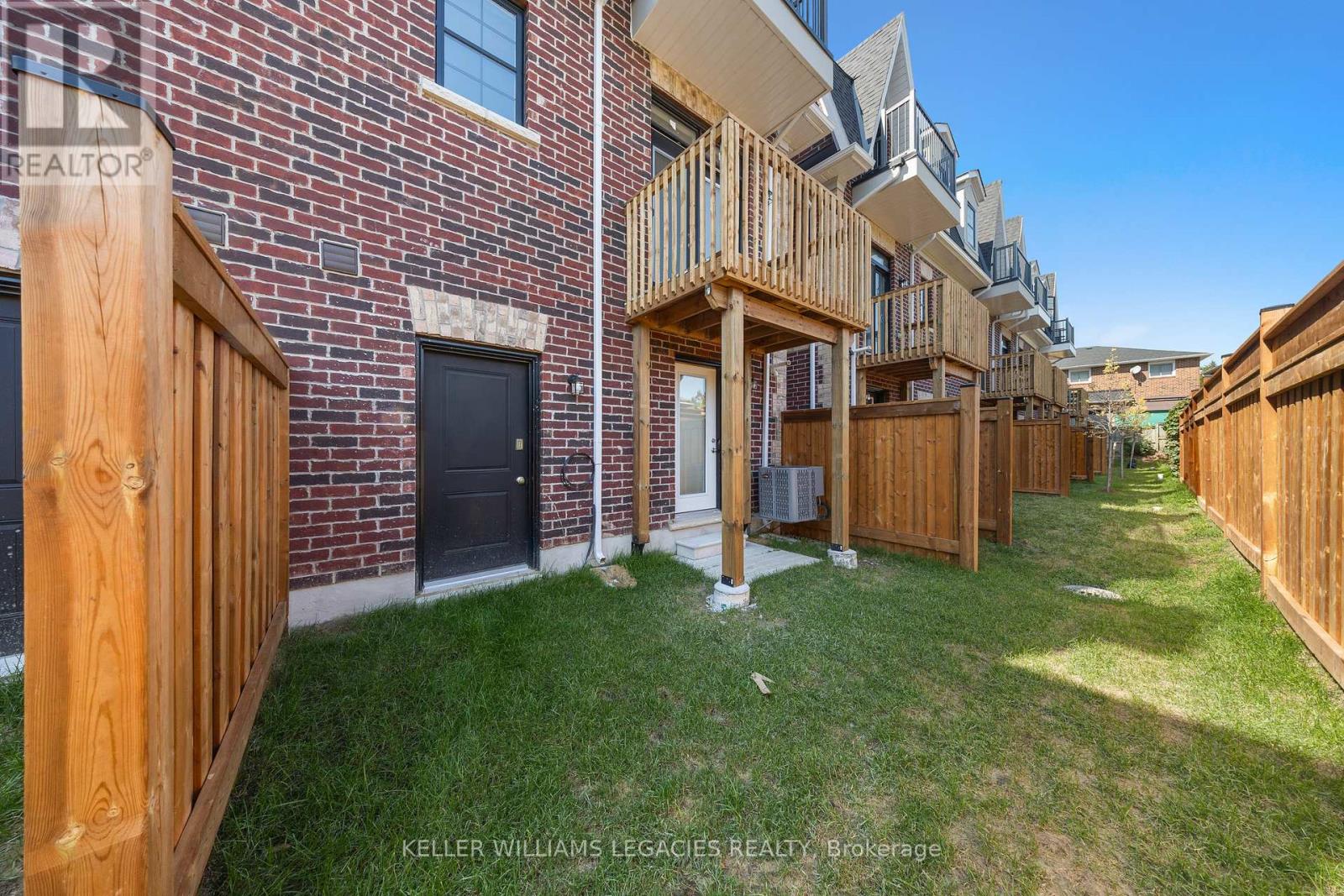 17 Kennisis Way, Vaughan (Maple), Ontario  L6A 3Y5 - Photo 33 - N12401781