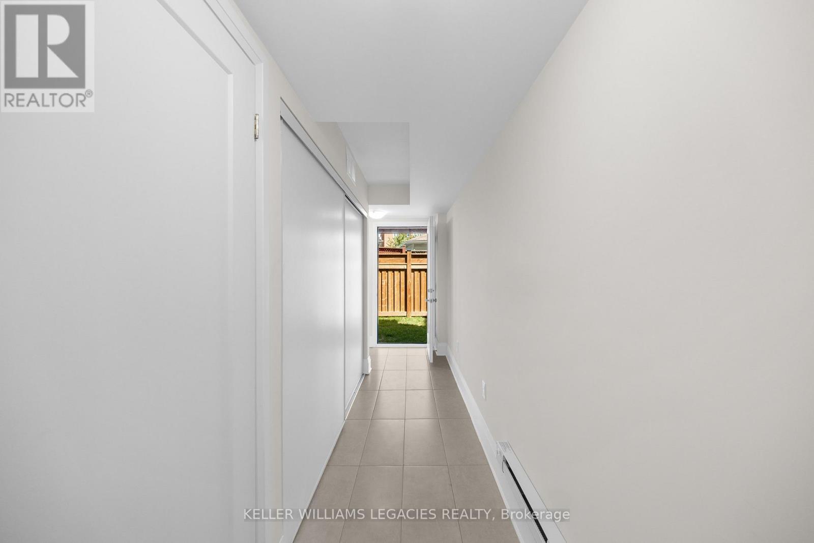 17 Kennisis Way, Vaughan (Maple), Ontario  L6A 3Y5 - Photo 8 - N12401781