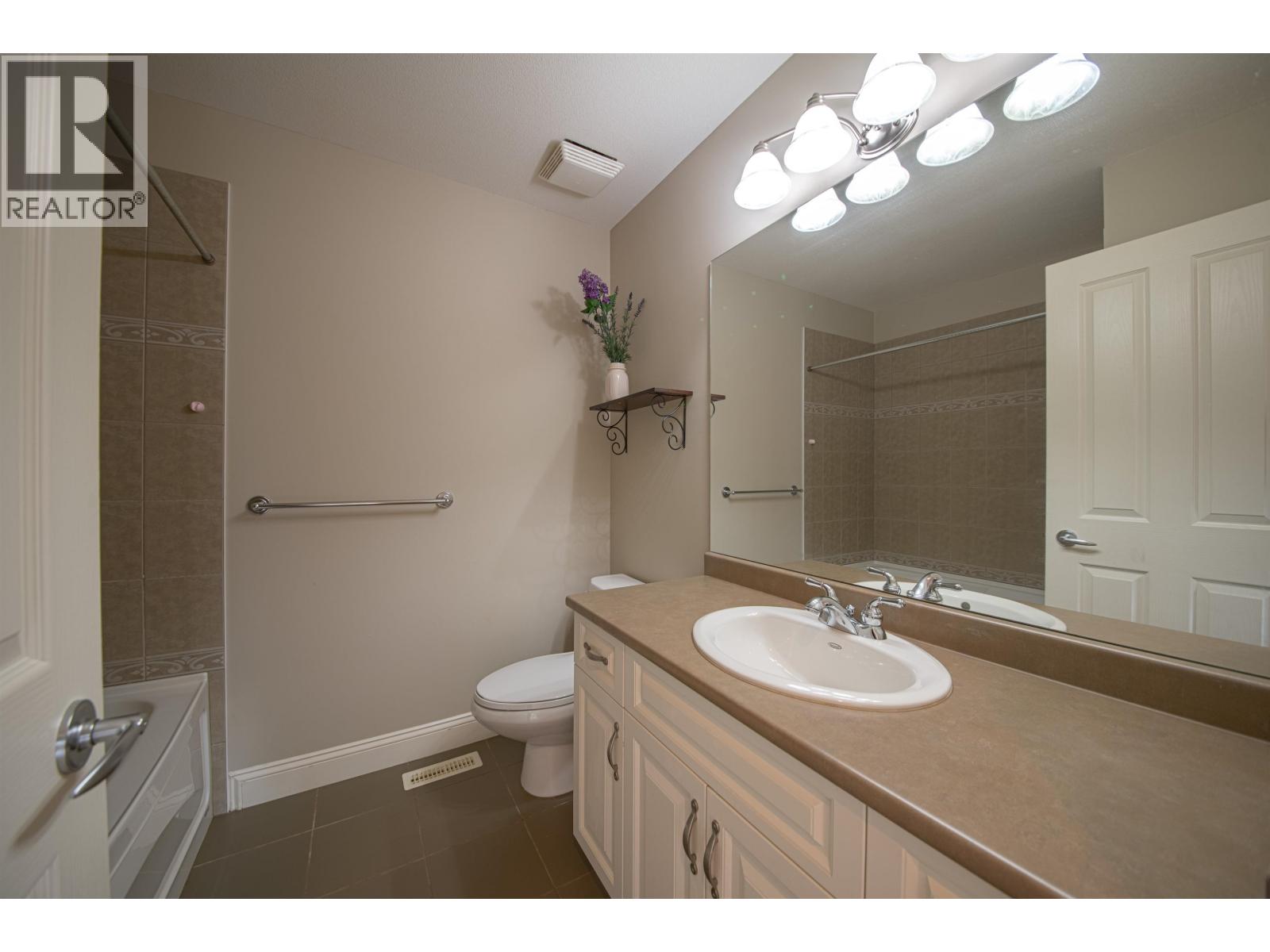3301 Mctavish Court, Coquitlam, British Columbia  V3E 2Z7 - Photo 23 - R3047428