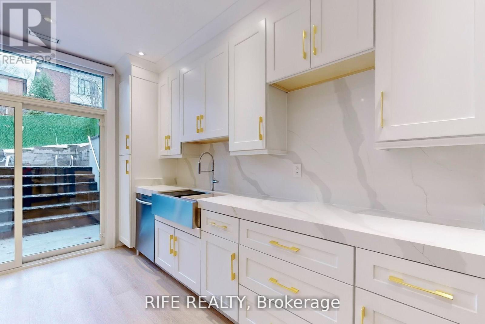 615 Briar Hill Avenue, Toronto, Ontario  M5N 1N4 - Photo 40 - C12375448