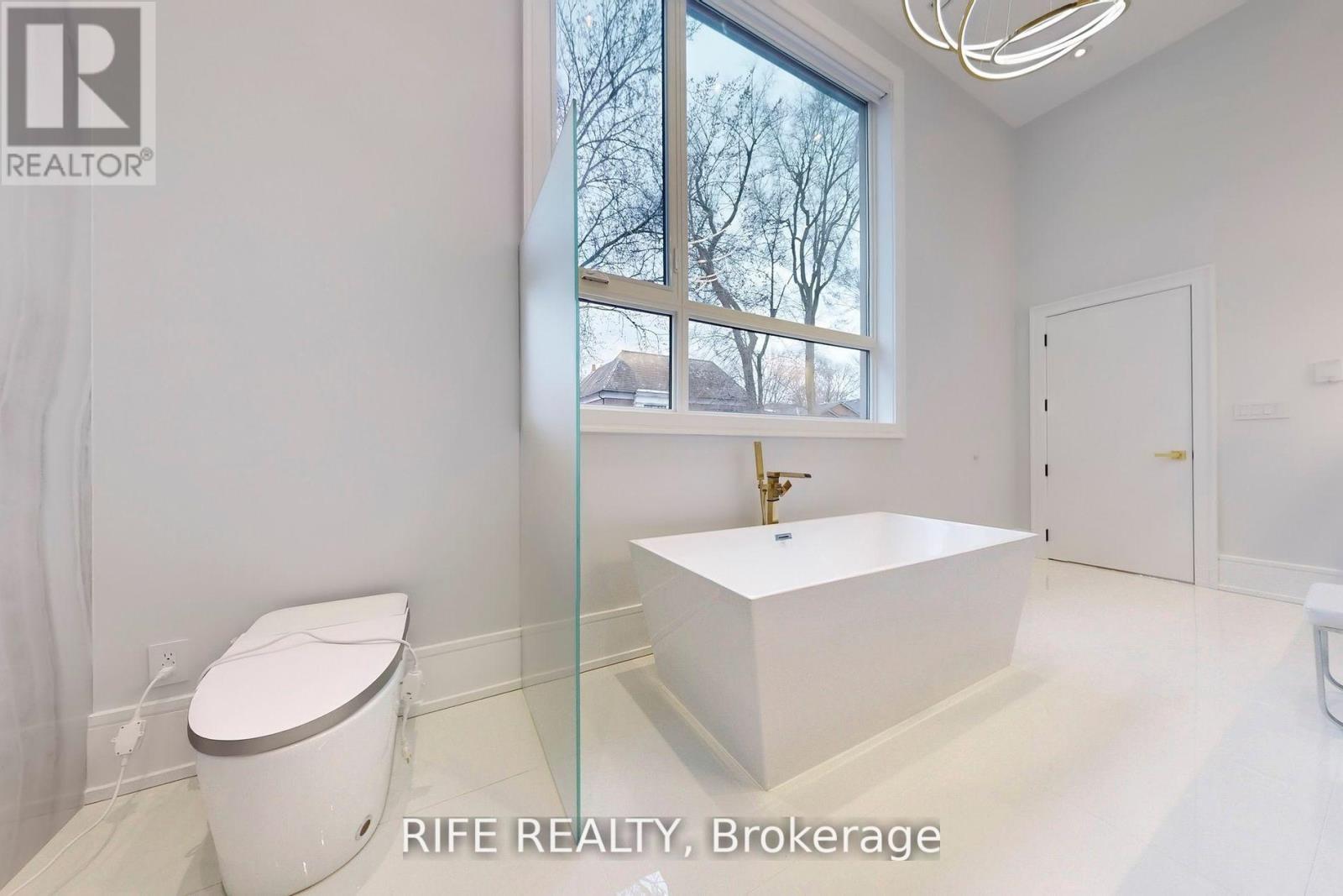 615 Briar Hill Avenue, Toronto, Ontario  M5N 1N4 - Photo 29 - C12375448