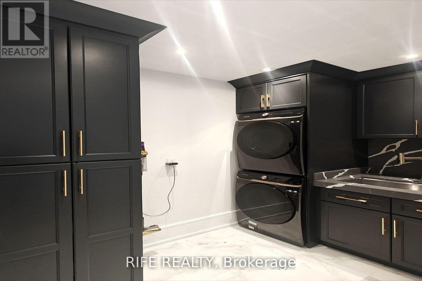 615 Briar Hill Avenue, Toronto, Ontario  M5N 1N4 - Photo 24 - C12375448