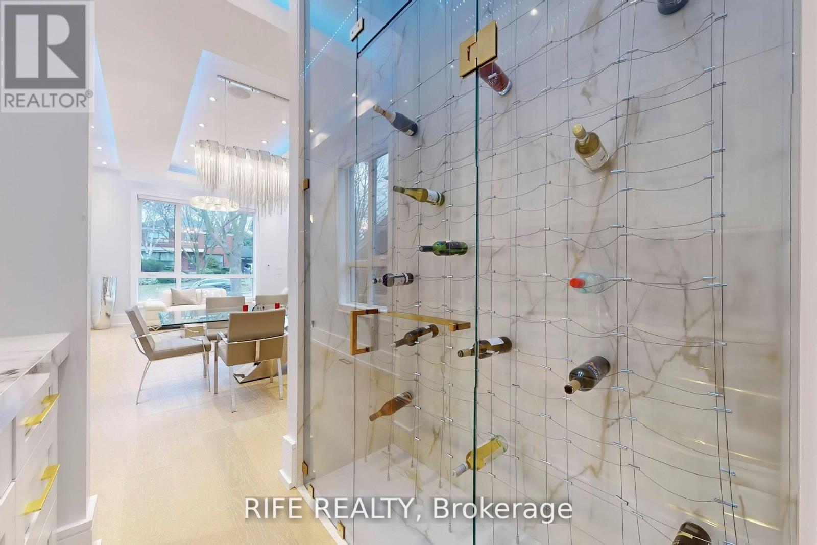 615 Briar Hill Avenue, Toronto, Ontario  M5N 1N4 - Photo 18 - C12375448