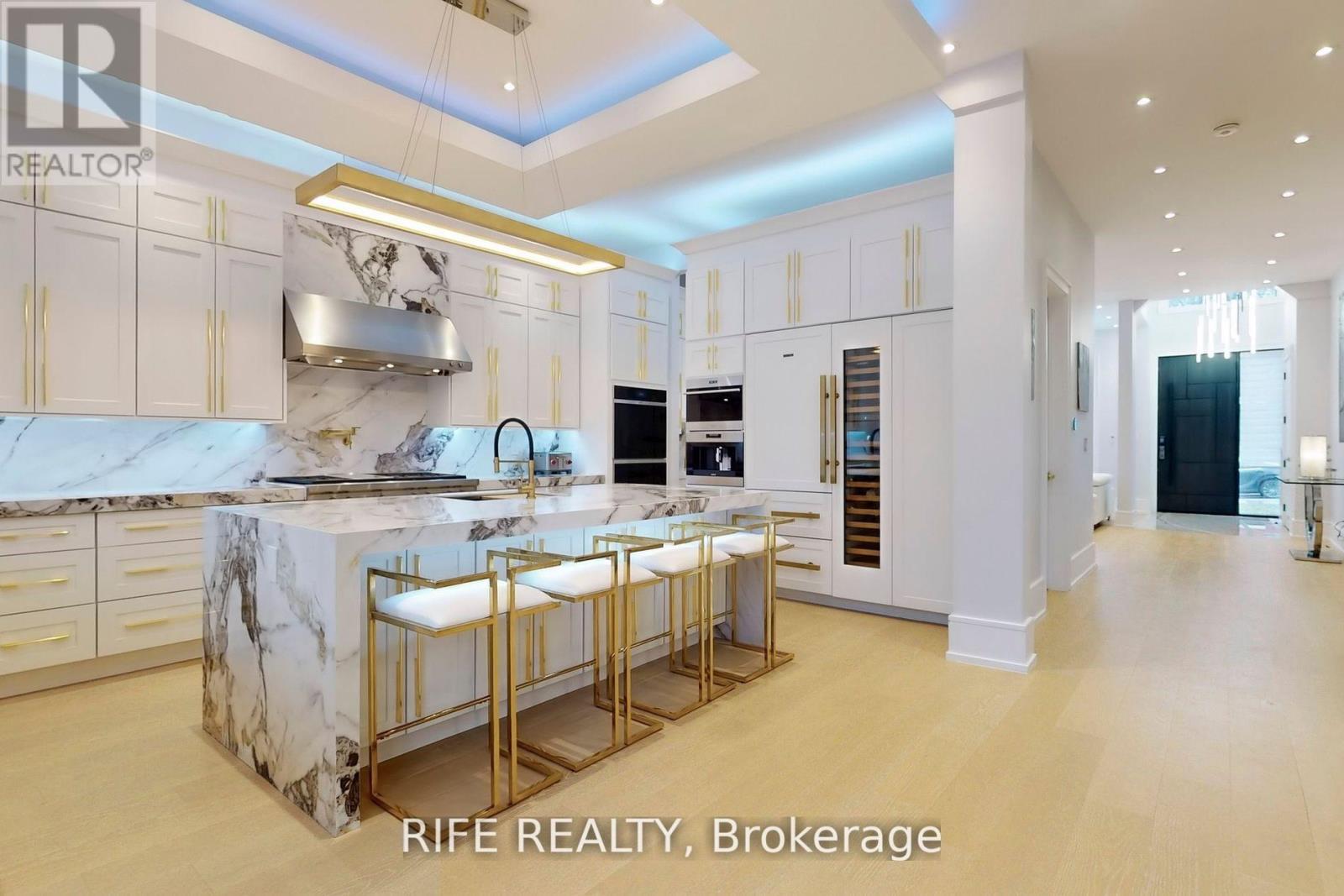 615 Briar Hill Avenue, Toronto, Ontario  M5N 1N4 - Photo 13 - C12375448