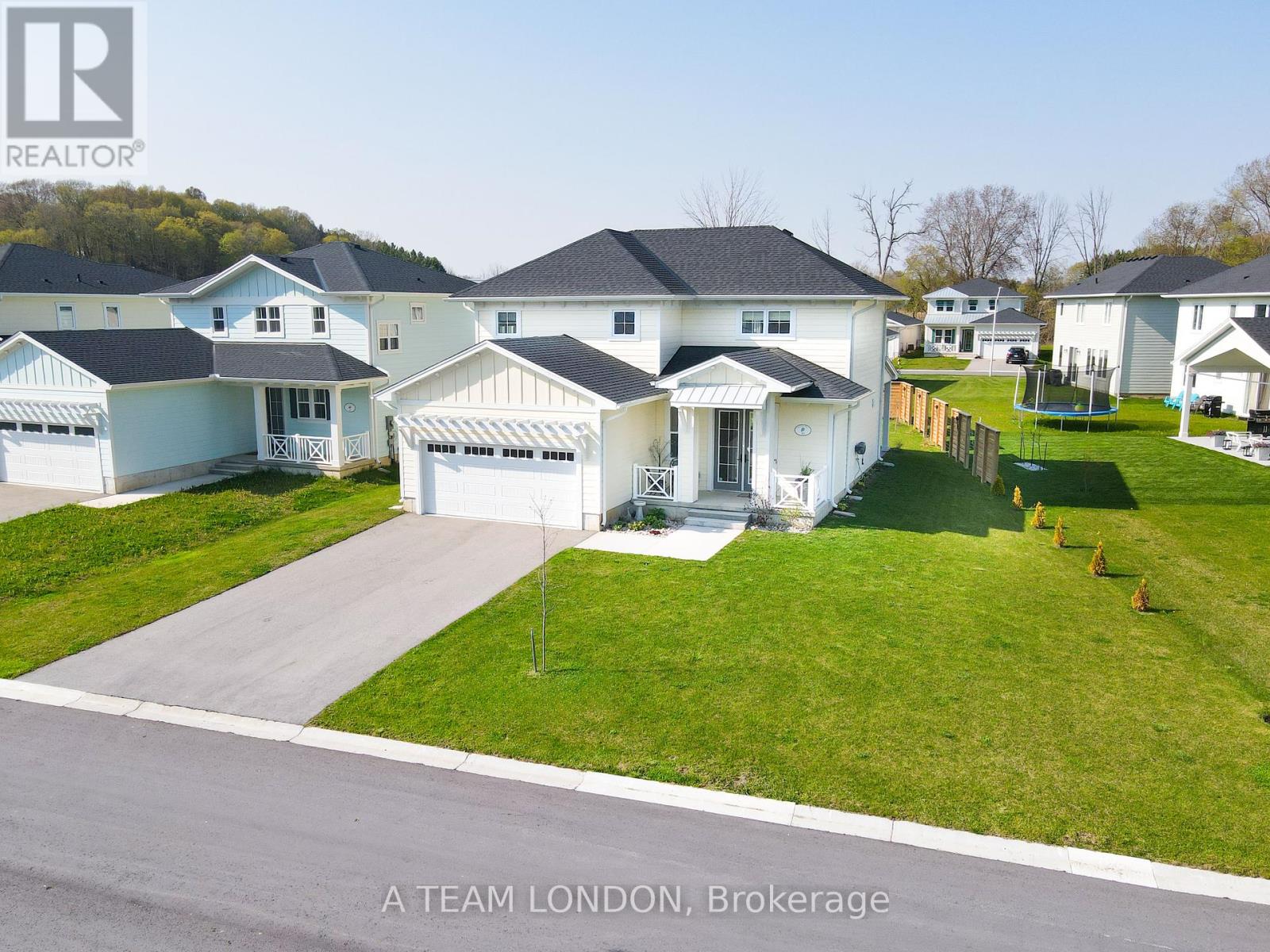 35 Regatta Way, Central Elgin, Ontario  N5L 0B6 - Photo 5 - X12401802