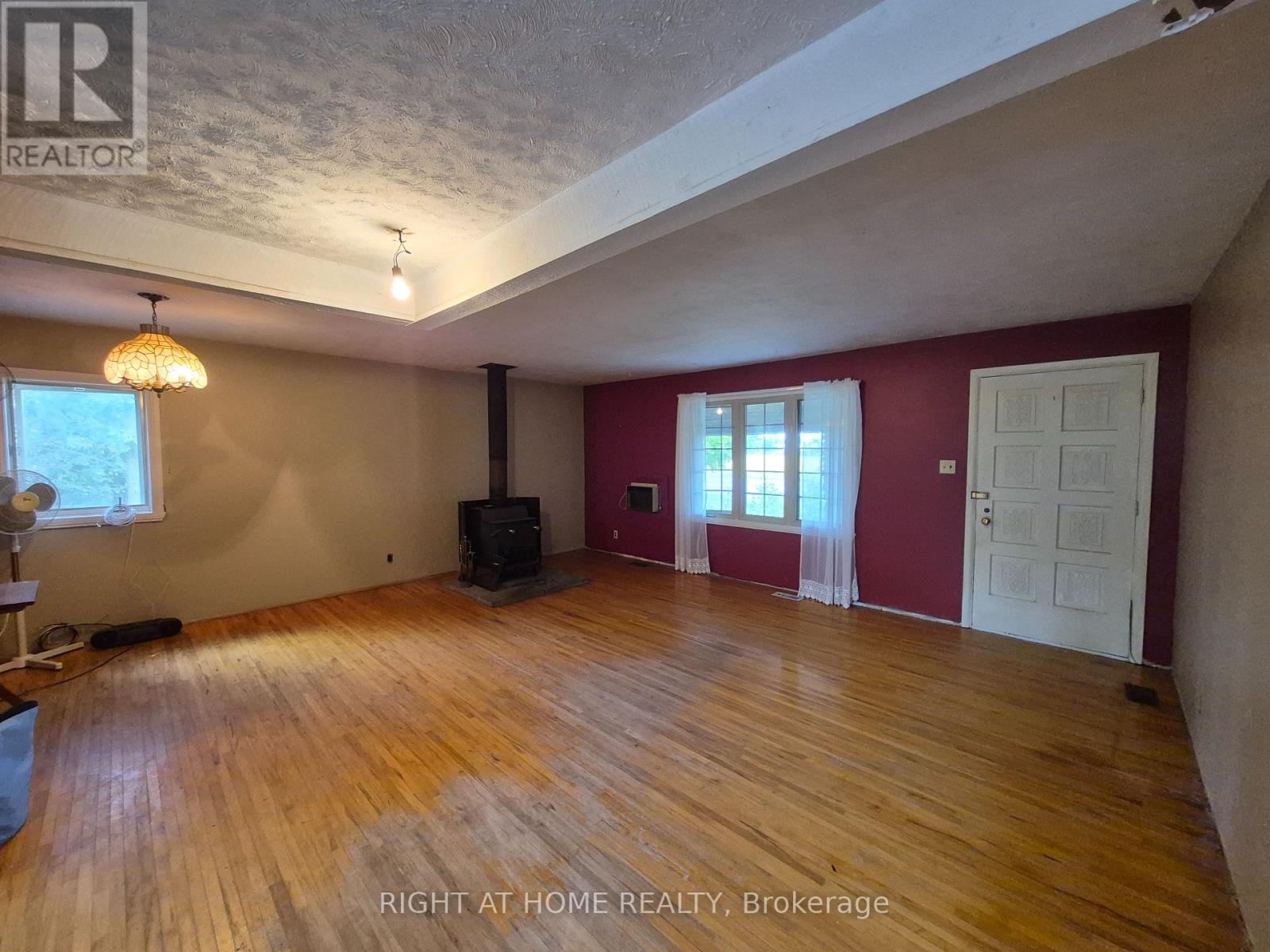 326 Calabogie Road, Mcnab/braeside, Ontario  K7S 3G8 - Photo 3 - X12401805