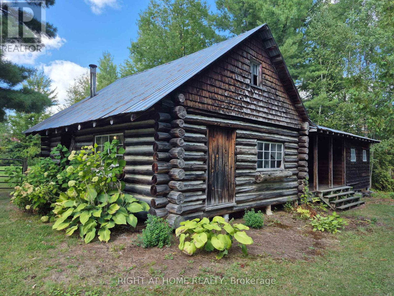 326 Calabogie Road, Mcnab/braeside, Ontario  K7S 3G8 - Photo 9 - X12401805