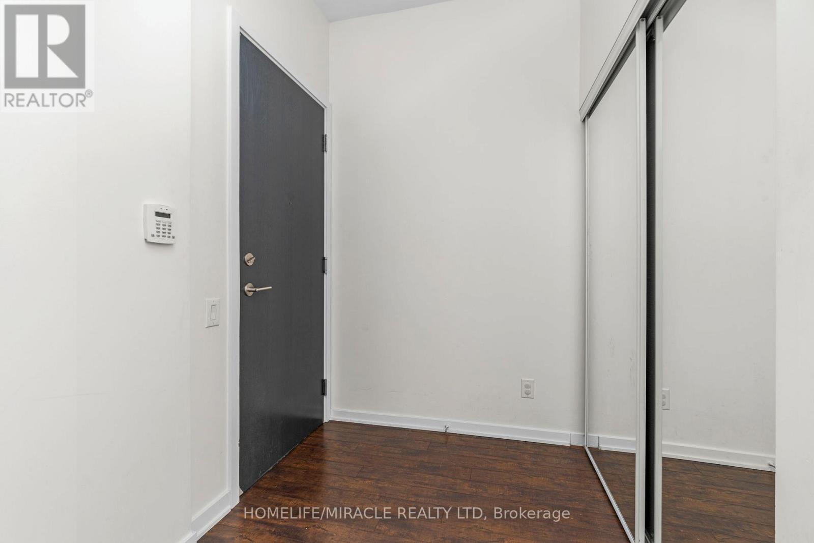 3410 - 105 The Queensway Avenue, Toronto (High Park-Swansea), Ontario  M6S 5B5 - Photo 2 - W12401800