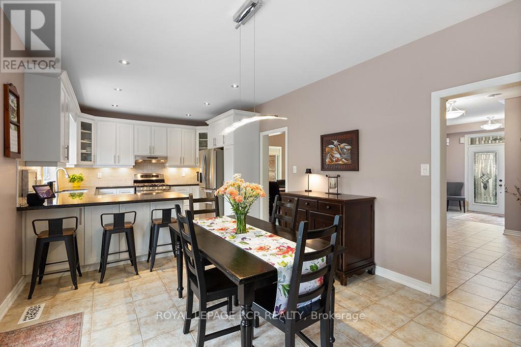 32 Borland Crescent, Caledon (Caledon East), Ontario  L7C 3M4 - Photo 11 - W12401803