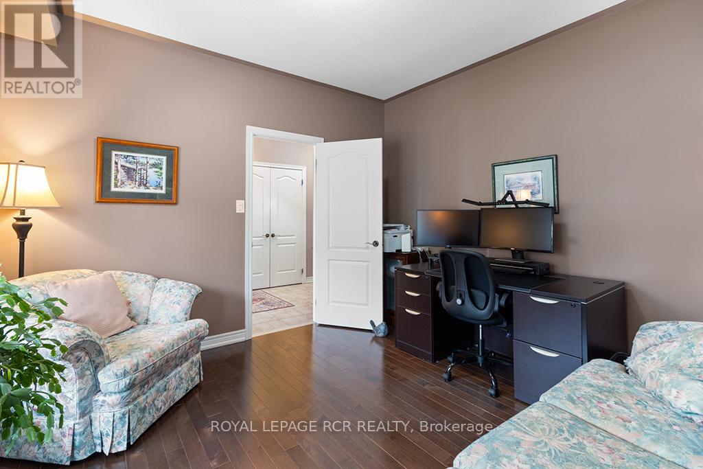 32 Borland Crescent, Caledon (Caledon East), Ontario  L7C 3M4 - Photo 18 - W12401803